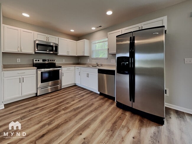 Photo - 195 Hunter Landing Dr