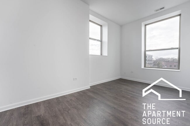 Photo - MASSIVE Loft-style condo-quality 3 Bed/2 ba IN UNIT LAUNDRY Unit 201