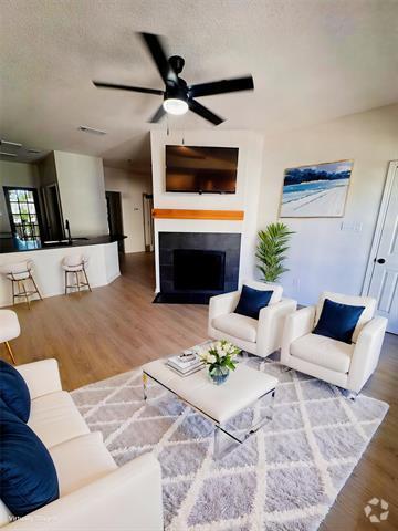 Building Photo - 4800 W Lovers Ln Unit 212 Rental
