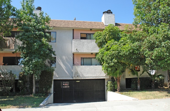 Building Photo - 3615 Veteran Ave