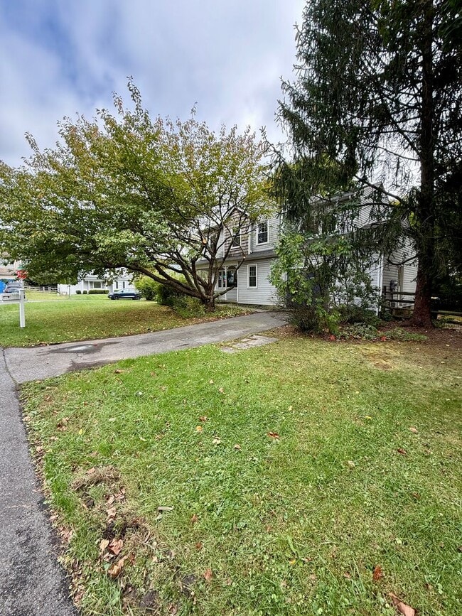 Building Photo - Welcome to Delaplane Manor!!!!
