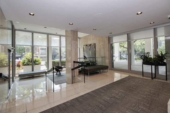 Photo - 88 W Schiller St Unit 1707L