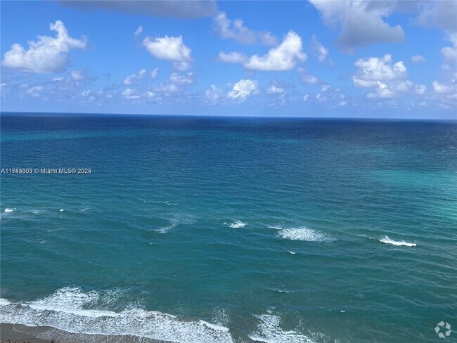 Building Photo - 3140 S Ocean Dr Unit # 2205 Rental