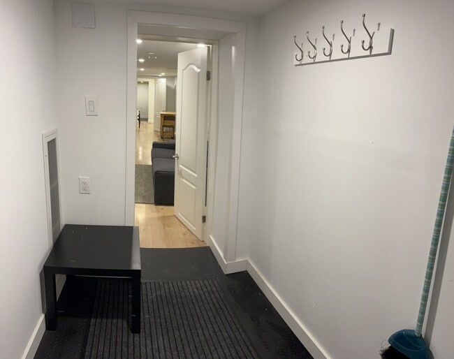 Photo - 103 Campbell Av Unit Basement apartment