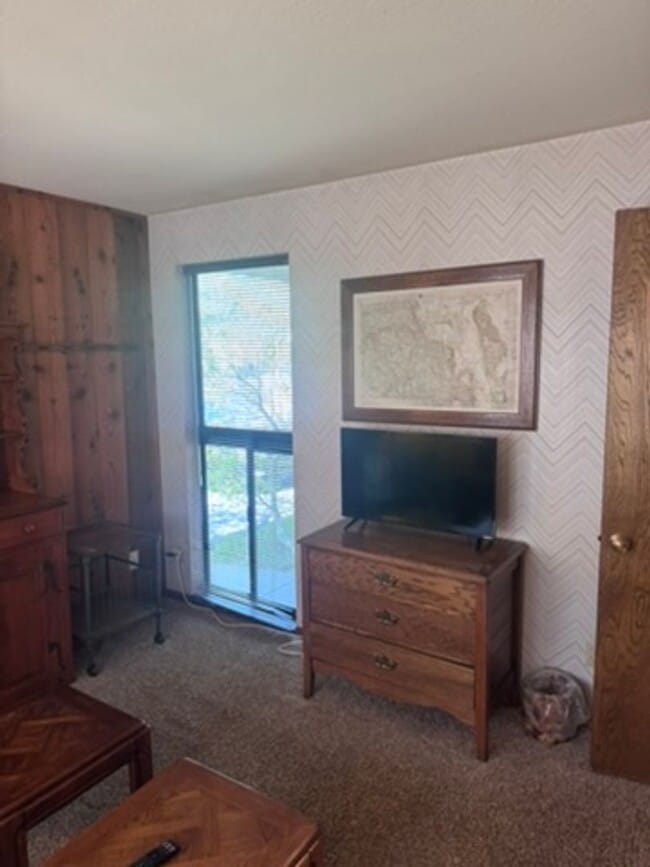 Photo - Spacious Furnished 3BD + Den / 3BA Mountain Condo | Pet Friendly | Villa de los Pinos