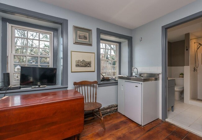 Corner Kitchen and Bath - 570 Mill Rd Unit rental apartment