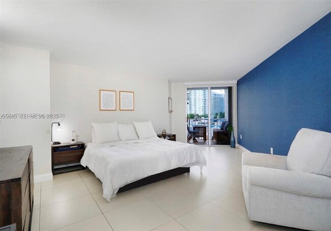 Photo - 1700 NW N River Dr Unit 804