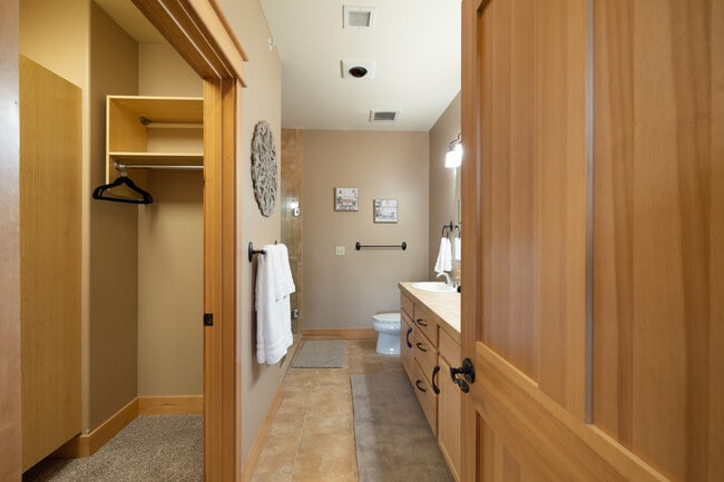 Photo - 2051 N Main St Unit 311