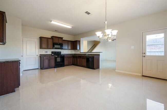 Photo - Modern Rosharon Home