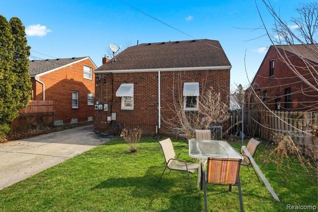 Photo - 2045 N Elizabeth St