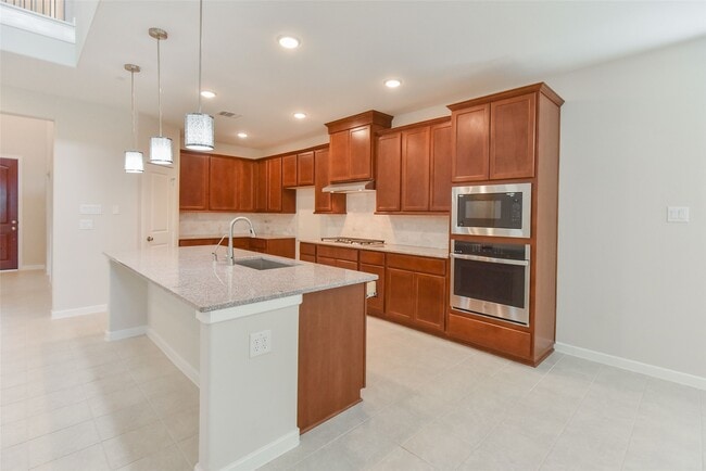 7826 Kenora Wy