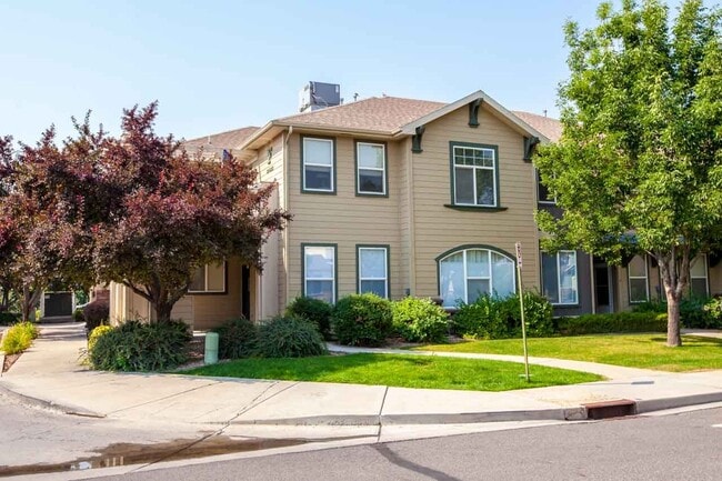 Building Photo - 2485 Fountainhead Blvd Unit F9