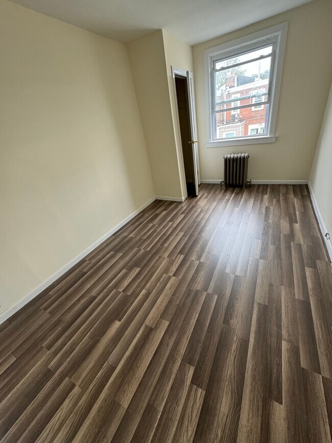 Photo - 7101 Radbourne Rd