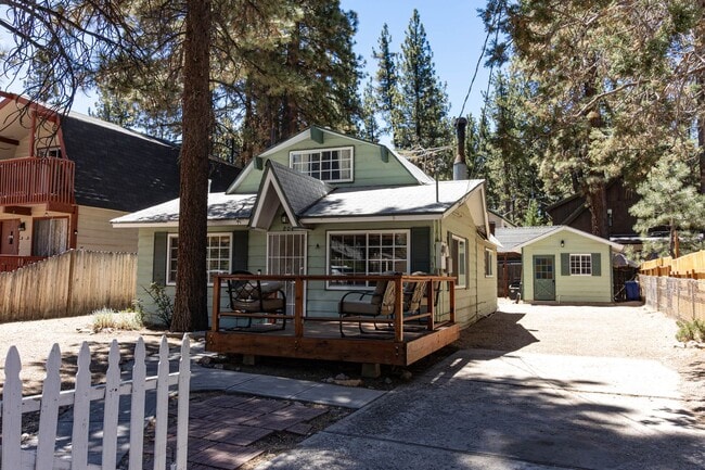 Building Photo - Cozy 2 Bedroom 1 Bath in Big Bear City