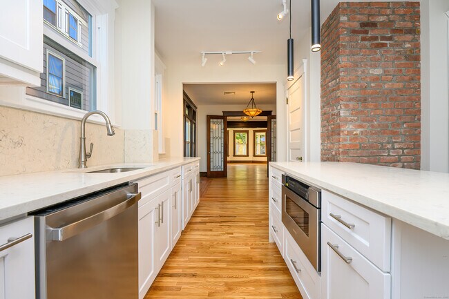Photo - 27 Hubinger St Unit 1