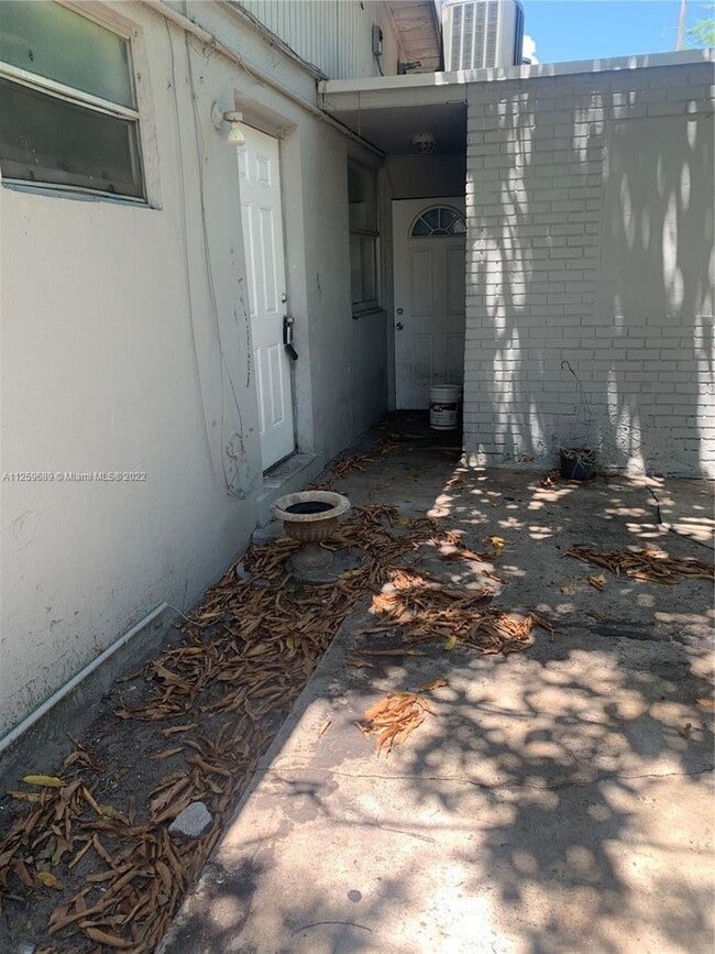 Photo - 900 NW 17th Ave Unit East