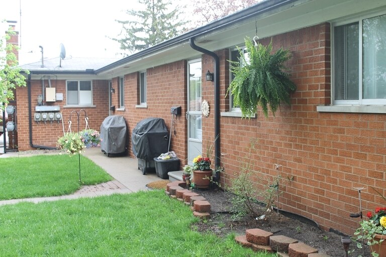 Photo - Scofield Apartments