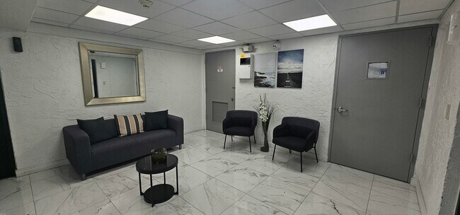 Photo - 2500 SW 6th St Unidad 402