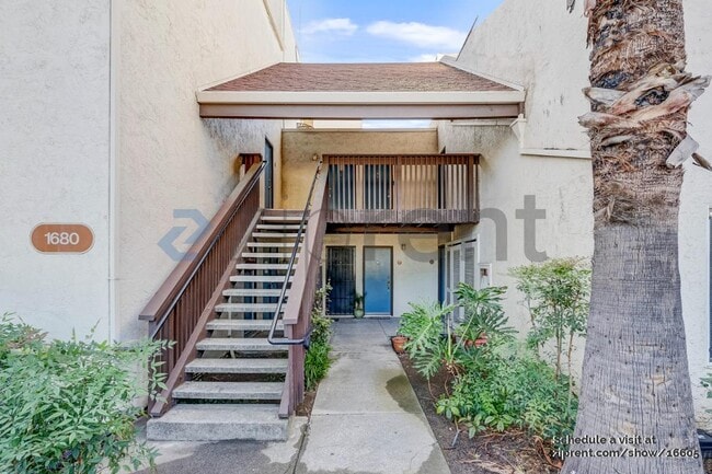 Photo - 1680 Laguna St