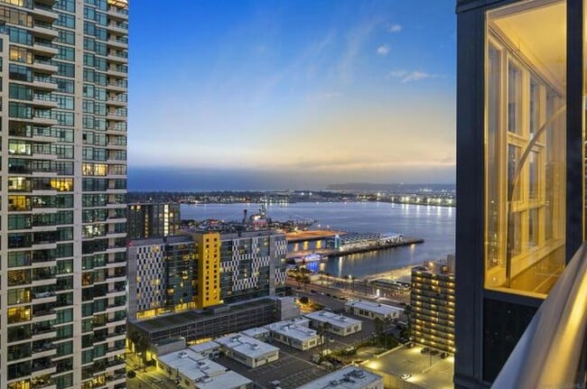 Bay View - 1325 Pacific Hwy Unit 2704 Luxury Condo