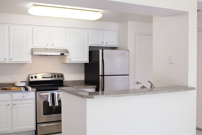 Photo - Archstone Redmond Lakeview