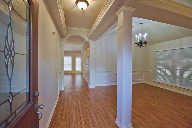 Photo - 101 Pecan Vista Ln