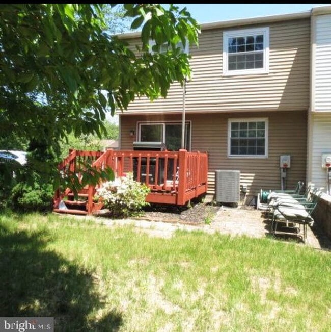 Photo - 679 S 82nd St