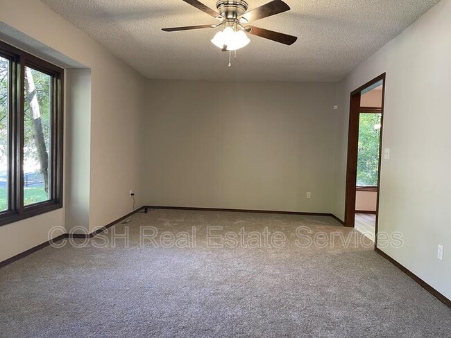 Photo - 1120 E James St