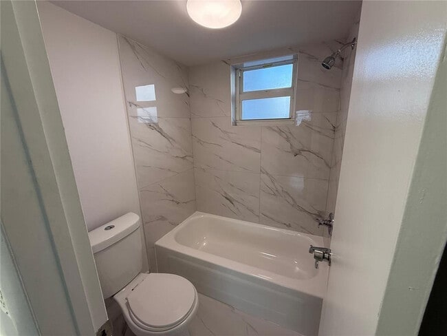 Photo - 3626 NE 168th St Unit 304