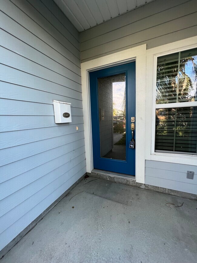 822 4th Ave S Townhome For Rent in Jacksonville Beach, FL