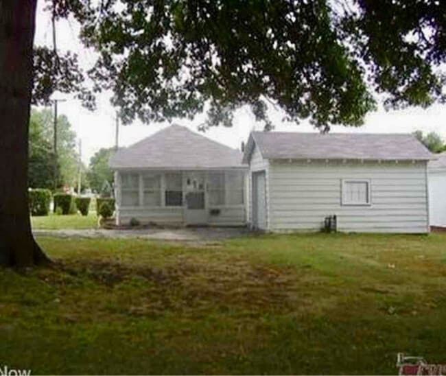 Building Photo - 2002 Brownlee Ave