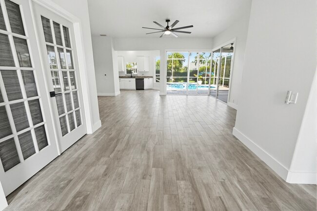 Photo - 4423 Shark Dr