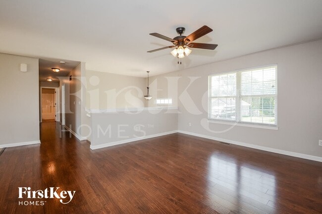 400 Rhonda Dr