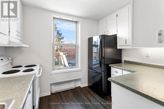 Photo - 56 Yarmouth St Unit A