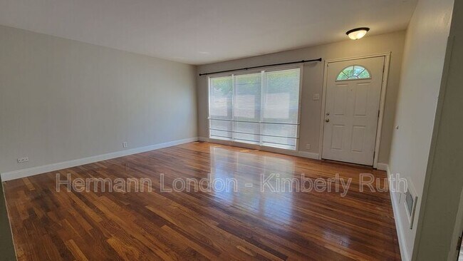 Photo - 3437 Elmhurst Dr