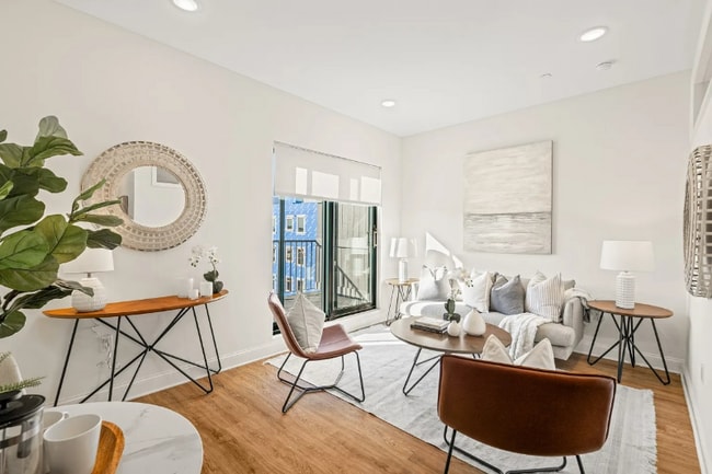 Photo - 2002 Abigail St Unidad 108A