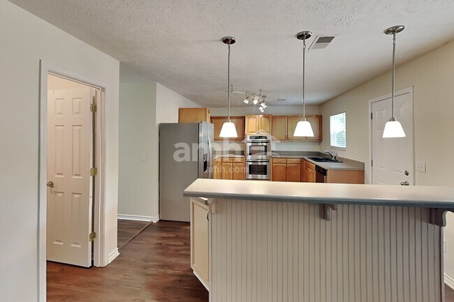 Photo - 2651 Sutherland Dr