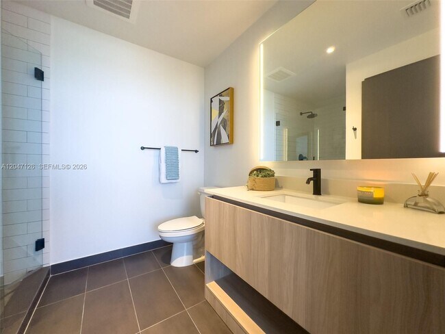Photo - 398 NE 5th St Unidad 4210