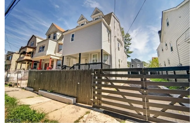 Photo - 106 Vermont Ave