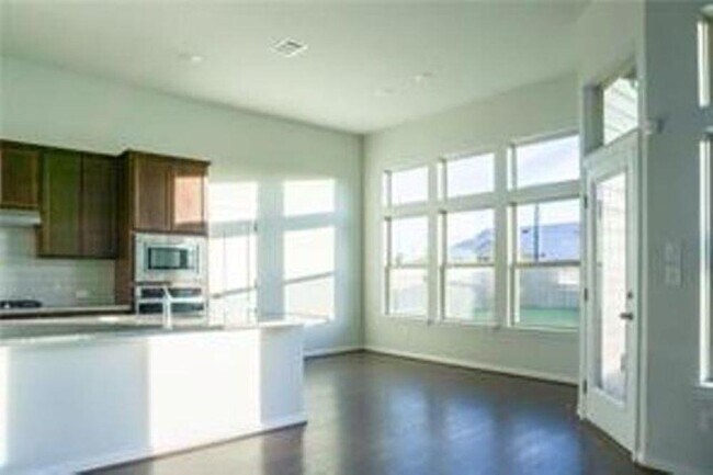 Photo - 4021 Gildas Path