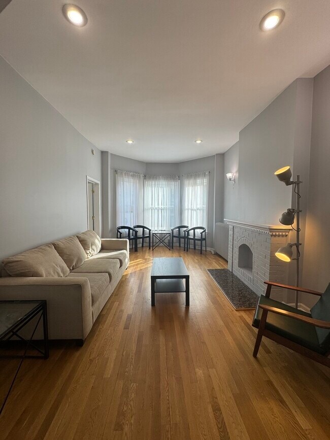 Photo - 1006 S Oakley Blvd