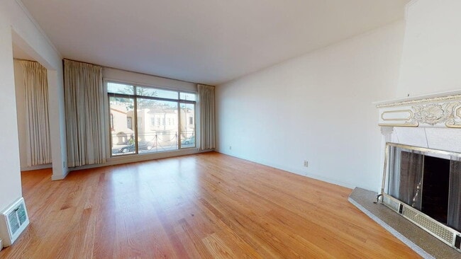 Building Photo - Flexible 4BD/3BA Home w/ Bonus Private Suite – Steps to Taraval Shops