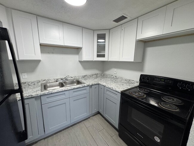 Photo - 13701 N 21st St