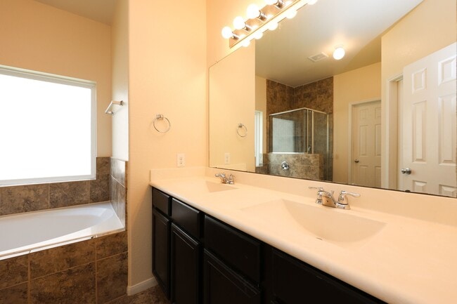 Photo - 4155 Falvel Cove Dr