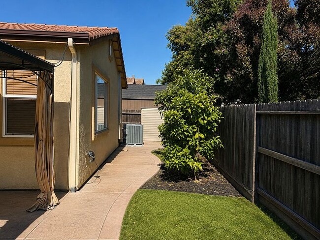 Photo - 1482 Moonbeam Way