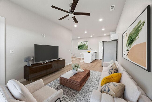 Photo - 1801 SW Poigai Wy