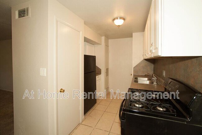 Photo - 109 S 9th St Unidad 208