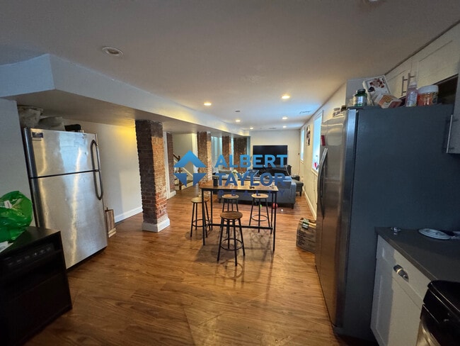 Photo - 998 Tremont St