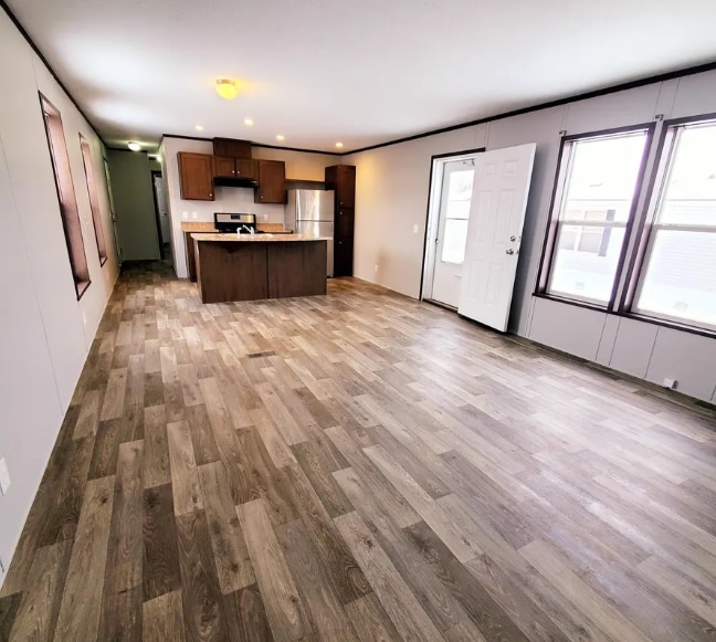 Building Photo - 7028 Bayview Dr