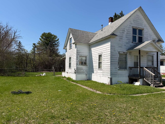 Photo - 2 bed, 1 bath Lower Unit in Duplex Available! Unidad 1